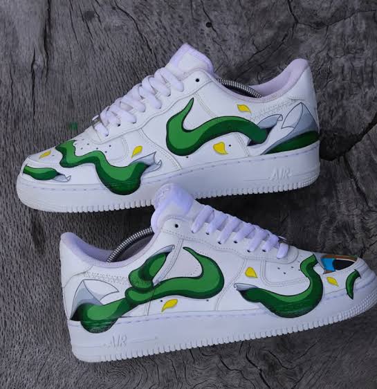 The 5 best sneaker customizing services in Hürth – design your favorite sneakers with your own designs